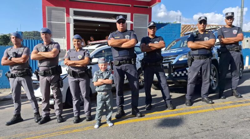 GCM realiza sonho de menino no dia de seu aniversário