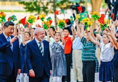‘Relação entre Brasil e China nunca foi tão necessária’, diz Lula em Pequim ao lado de Xi Jinping