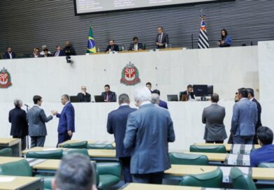 Alesp aprova leis que ampliam combate à pedofilia nas escolas e proteção a mulheres em universidades