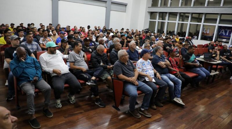 Reunião geral projeta temporada 2026 do Amador de Barueri