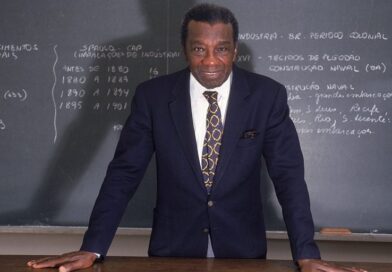 Projeto celebra o centenário de nascimento de Milton Santos