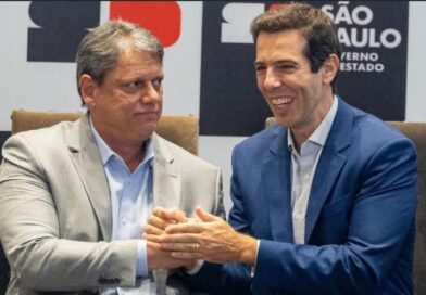 Plataformização da educação paulista viola direitos e aprofunda a precarização, aponta relatório