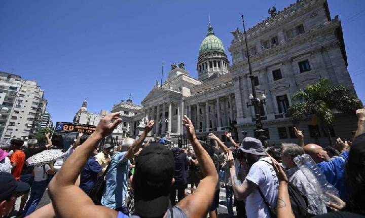 Argentina está entre ’10 piores países do mundo’ em direitos trabalhistas; veja posição do Brasil