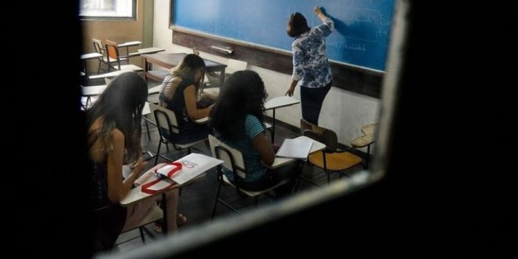 Governo reduz férias escolares de julho e alunos terão apenas 11 dias de descanso Governo reduz férias escolares de julho e alunos terão apenas 11 dias de descanso