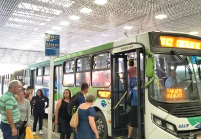 Mudanças em pontos de ônibus entram em vigor após reconfiguração viária da Castello