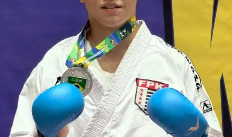 Atleta de Cotia conquista vice-campeonato no Brasileiro de Karatê e garante vaga na final nacional