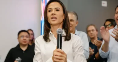 A deputada Bruna Furlan e o governador Tarcísio anunciaram uma nova unidade voltada à formação profissional na área da saúde