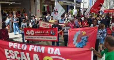 Manifestação pelo fim da escala 6×1 ocupa Calçadão de Osasco nesta segunda-feira (10)