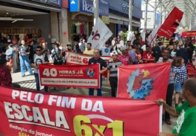 Manifestação pelo fim da escala 6×1 ocupa Calçadão de Osasco nesta segunda-feira (10)