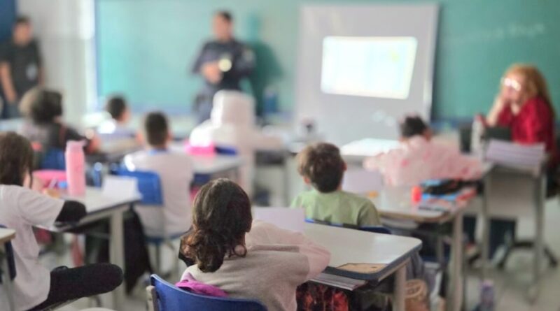 Cotia avança em índice nacional de Educação nos anos iniciais