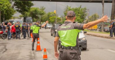 Barueri intensifica fiscalização e retira veículos irregulares de circulação