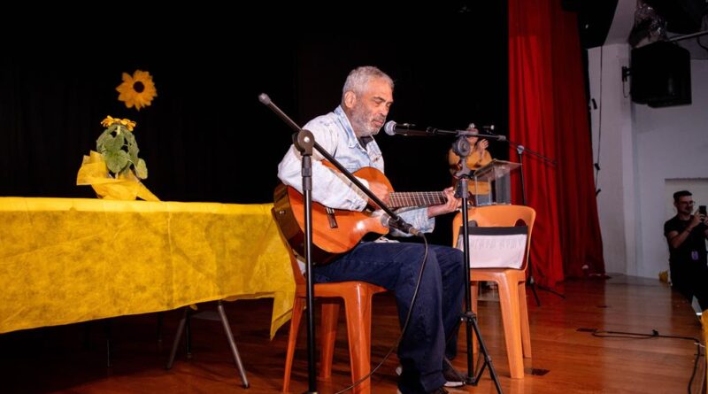 Arte, diálogo e informação fortalecem ações do Setembro Amarelo Arte, diálogo e informação fortalecem ações do Setembro Amarelo