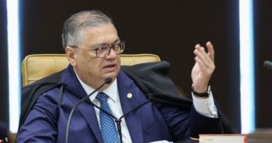 Dino diz que TSE não pode presumir que “família miliciana” seja Flávio