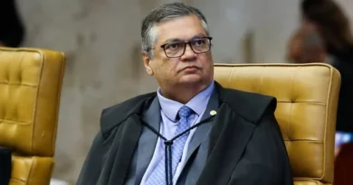 Dino expõe esquema: deputado teria vendido falsa influência sobre ministros do STF