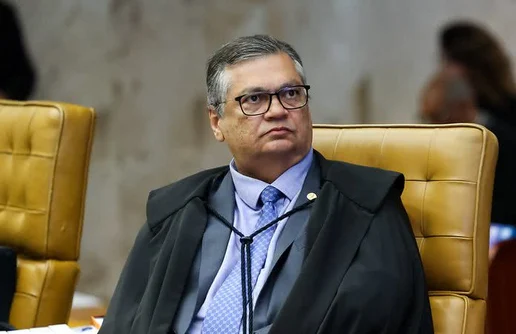 Dino expõe esquema: deputado teria vendido falsa influência sobre ministros do STF