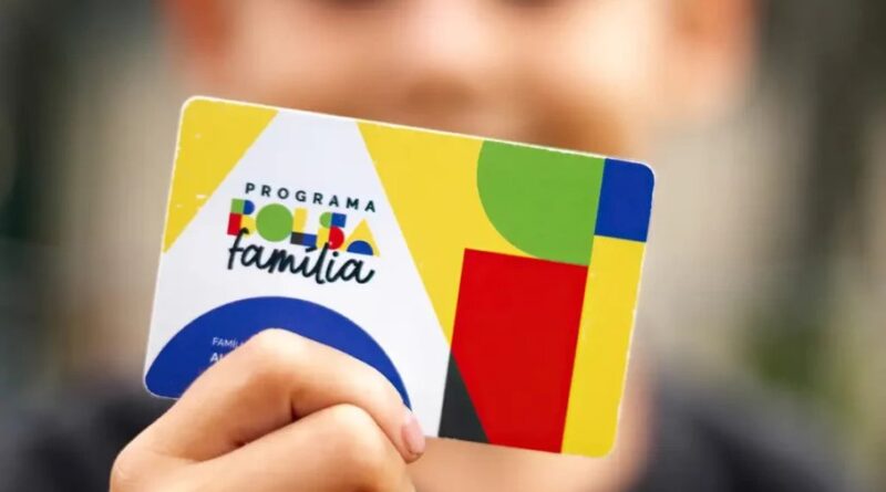 Governo anuncia reajuste de 15% no Bolsa Família; veja novo valor Governo anuncia reajuste de 15% no Bolsa Família; veja novo valor