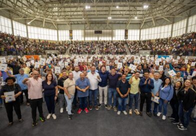 Santana de Parnaíba entrega cerca de 700 escrituras e ultrapassa 10 mil imóveis regularizados