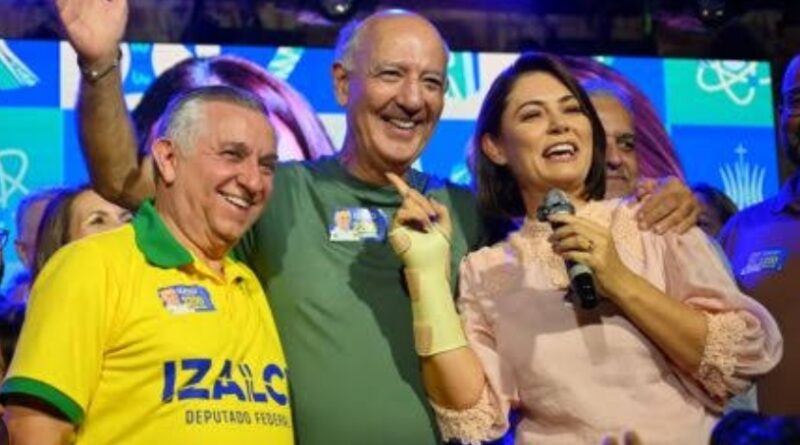 A banalização da política brasileira com Michelle Bolsonaro, José Roberto Arruda e Flávio Bolsonaro