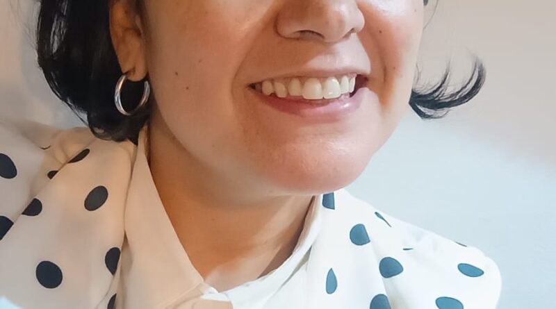 Escritora Kelly Fernandes Santos, de Barueri para o mundo