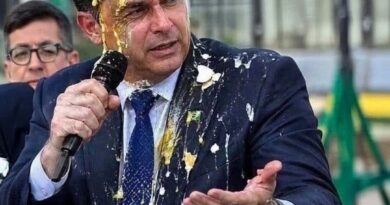 O Atentado da Galinha contra Flávio Bolsonaro