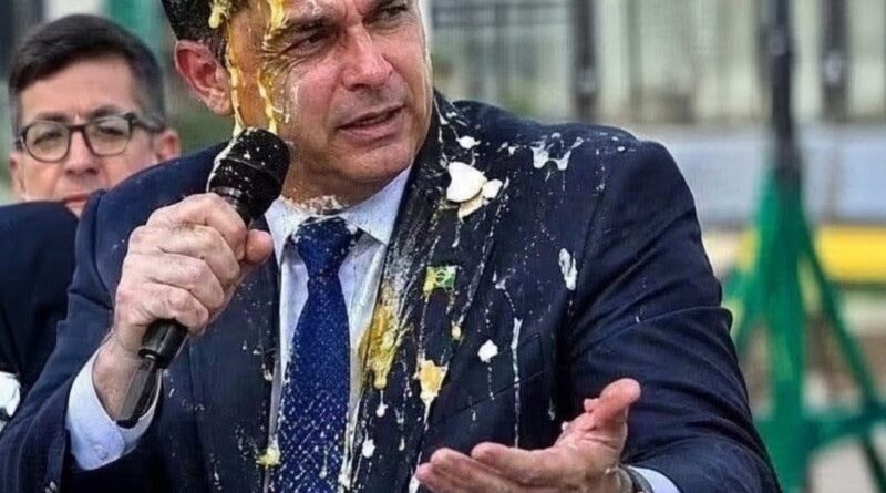 O Atentado da Galinha contra Flávio Bolsonaro
