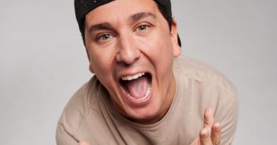 Nesta sexta-feira : Rafael Portugal apresenta “Tô só desabafando” em Santana de Parnaíba