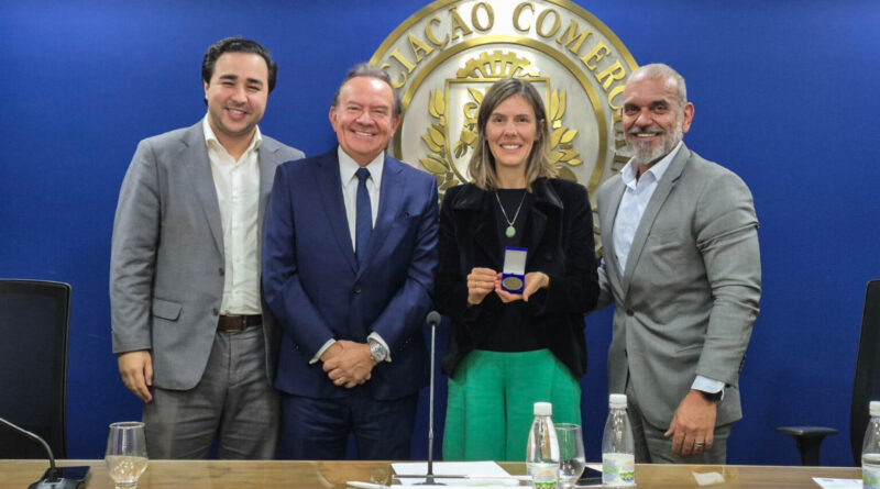 Diante de chuvas recordes em São Paulo, CETESB alerta na ACSP que emergência climática já é risco econômico Diante de chuvas recordes em São Paulo, CETESB alerta na ACSP que emergência climática já é risco econômico