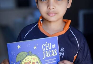 Aluno da rede municipal de Cajamar lança livro na Bienal de São Paulo