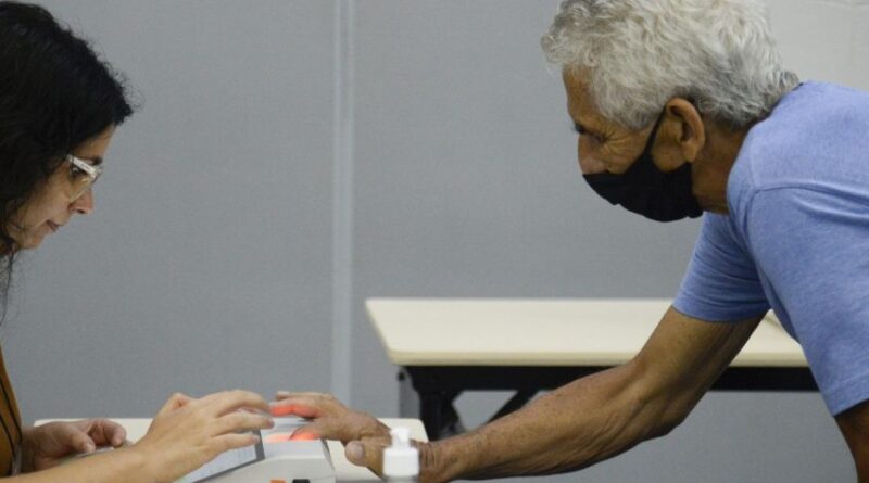 Idosos 70+: O Gigante Eleitoral Adormecido que Pode Decidir Votações no Brasil