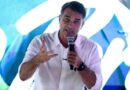 TSE manda Flávio Bolsonaro apagar vídeo enganoso sobre ato pró-Lula na Paulista; ministro vê ‘grave manipulação